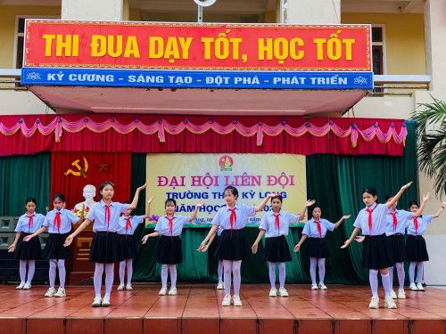 Đại hội Liên đội Trường THCS Kỳ Long năm hoc 2025 - 2026