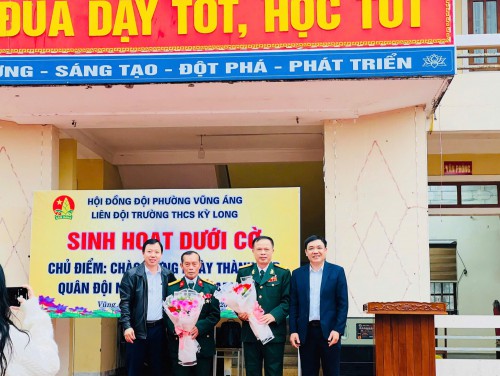 Trường THCS Kỳ Long tổ chức buổi sinh hoạt dưới cờ - Chào mừng ngày thành lập QĐNDVN 22.12.2025.